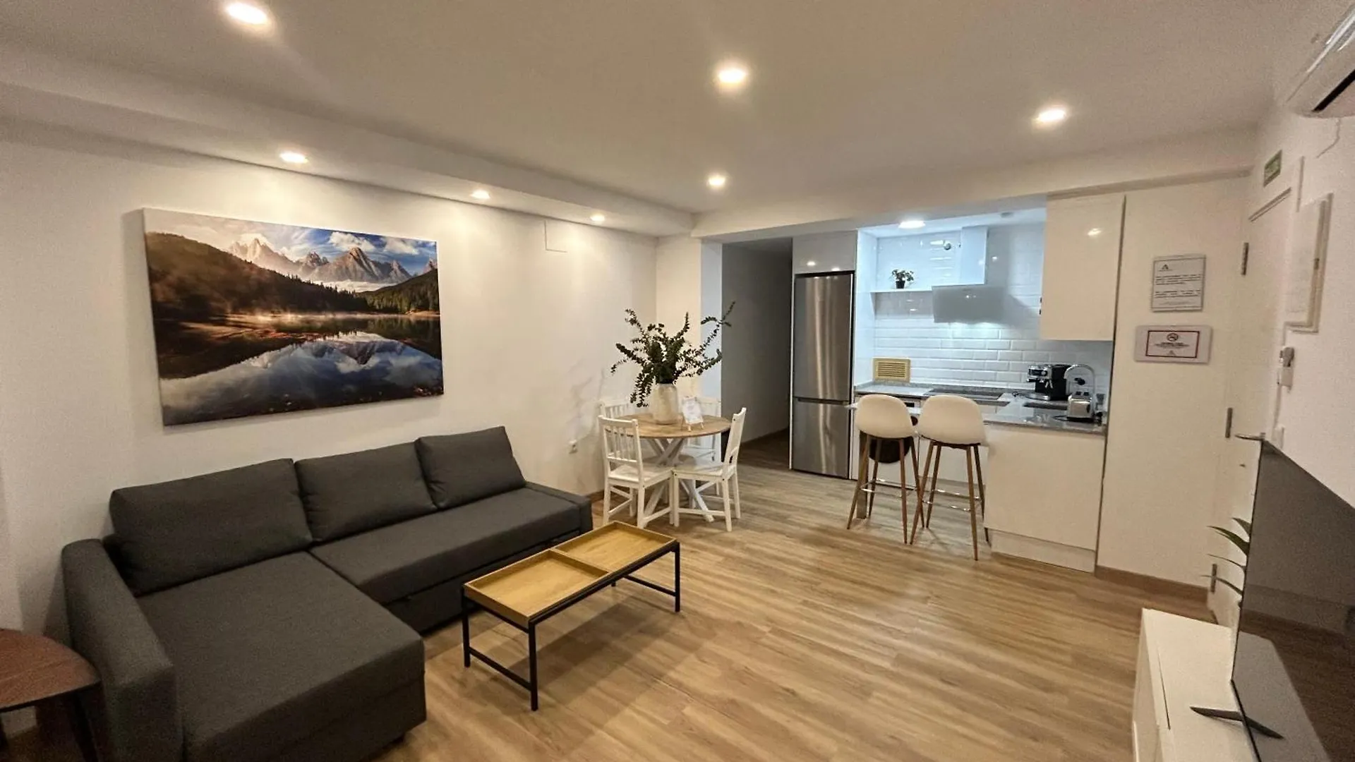 Apartamento Familia Conde contacts